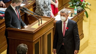 Чешкият президент Милош Земан днес прие оставката на правителството на
