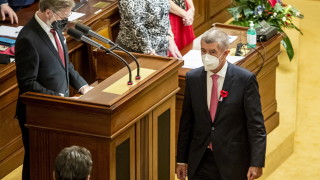 Чешкият президент прие оставката на правителството