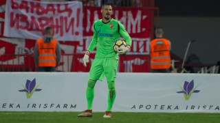 Зоран Попович остава в Звезда след проваления трансфер в Левски