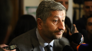 Пълен абсурд е твърдението че България ще се съгласи на