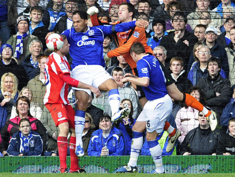 Арсенал иска Джулиън Лескът