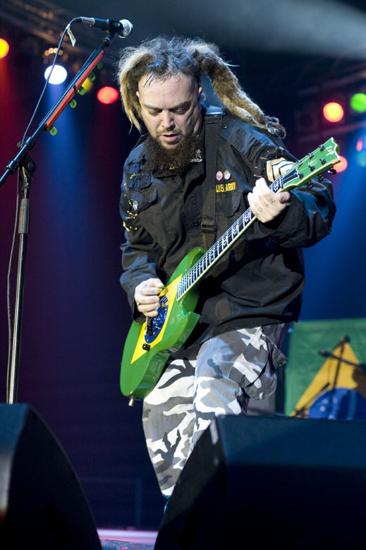 Jump Da Fuck Up със Soulfly