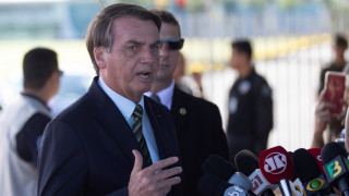 Болсонару иска да направи публични имената на здравни служители, одобрили ваксините за деца