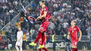 В Сърбия обявиха Митрович за герой