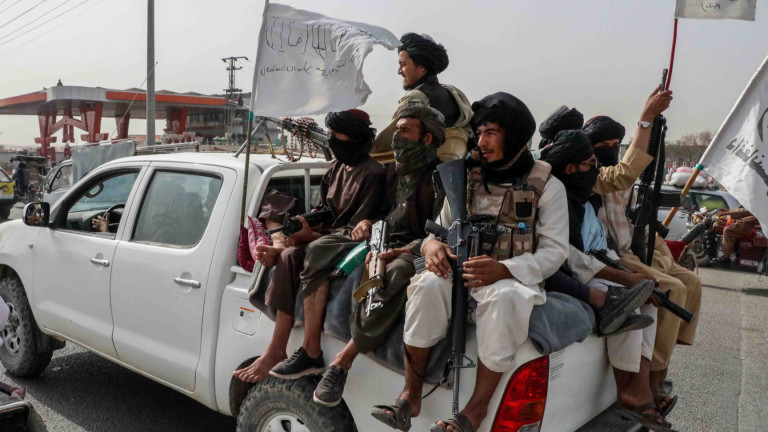 Талибаните засилиха преследването на хора, които са работили за силите