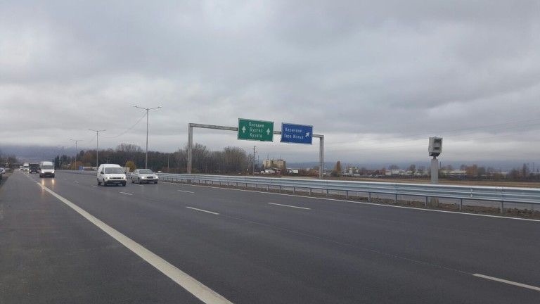 Тежкотоварен камион е катастрофирал на Северната скоростна тангента в София,