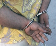Арестуваха 10 мъже за кражба на медни проводници