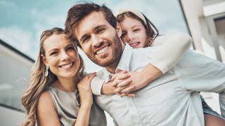 Всички сме чували шегите как жената е скъсила живота на