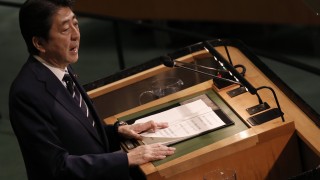 Японският премиер Шиндзо Абе е заявил пред коалиционните си партньори