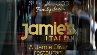 Империята от ресторанти на Джейми Оливър се срива