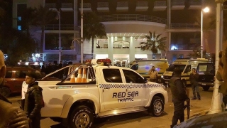 Въоръжени атакуваха хотел в египетски курорт 