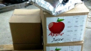 Хванаха 430 литра ракия в кутии за ябълков сок