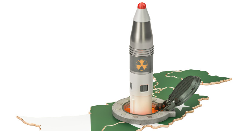 Пакистан успешно изстреля балистична ракета, можеща да носи ядрена бойна глава