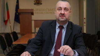 Ясен Тодоров от ВСС не бил пращал SMS-и със сексуален характер на жени