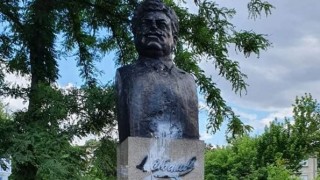Оскверниха паметника на Александър Стамболийски