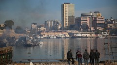 Новата власт в Сирия разпуска силите за сигурност и закрива затворите на Асад 