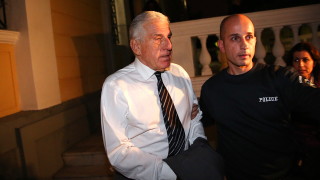 Бившият гръцки министър на отбраната Янос Папандониу и неговата съпруга