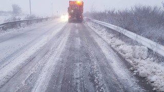 Сняг вали по високите части на Смолянска област Около два
