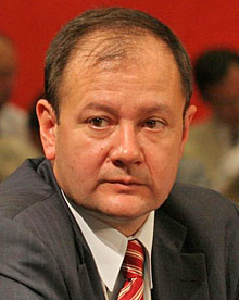 Миков обеща: Премии за Коледа и съкращения през 2009-а