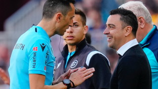 Наставникът на Барселона Шави заяви че е трудно да