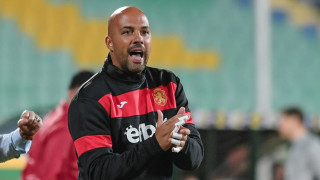 Николай Михайлов записа 11 а суха мрежа за националния отбор Така