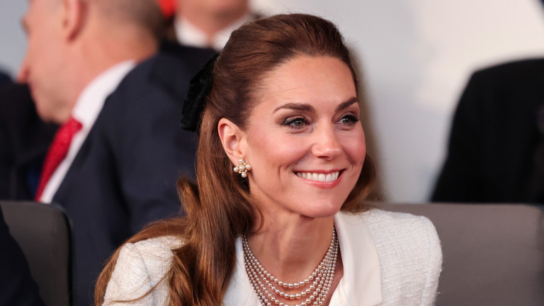 Кейт Мидълтън, каквато всички я обичат - два тоалета и скритите им послания