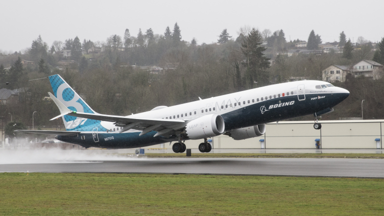Акциите на Boeing поевтиняха след провалена сделка за $5 милиарда