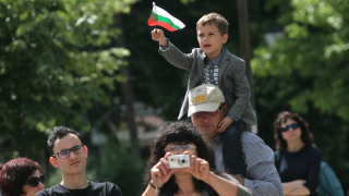 Отгледайте четящи и просветени деца, призова държавният глава