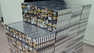 Пътник опита да отлети за Лондон с 3200 кутии цигари в багажа