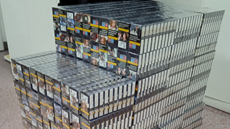 Пътник опита да отлети за Лондон с 3200 кутии цигари в багажа