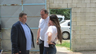 Евродепутатът Радев съдействал за разбиването на нелегалния развъдник за кучета