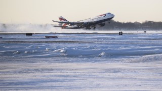 Възможна е промяна на полетите на летище София заради снега 