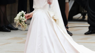 Ще продават копие на роклята на Кейт Мидълтън в Китай