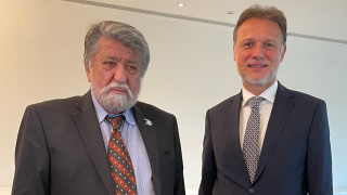 Председателят на Народното събрание Вежди Рашидов предлага да се проведе