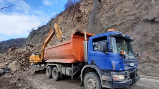 Свлачище заплашва да погълне къщи във Великотърновско