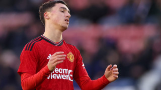 Юношата на Манчестър Юнайтед Джеймс Сканлън подписа своя първи професионален