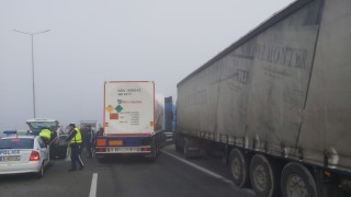 Не е имало лед на АМ "Струма" при верижната катастрофа с петима пострадали
