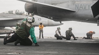 Самолетоносачът "Ейбрахам Линкълн" продължава да участва в мисиите срещу Иран