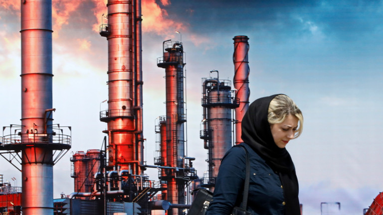 САЩ позволяват на 8 страни да заобикалят санкции и да купуват петрол от Иран