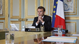 Франция облекчава блокадата срещу COVID-19 