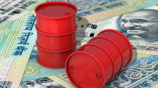 Индийските държавни рафинерии преразглеждат договорите за доставки на руски петрол