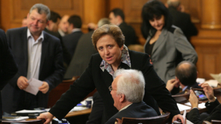 Миков наложи вихрено начало на дебатите по бюджета
