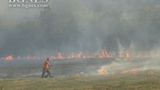 Пожар в кюстендилско село, жена е припаднала