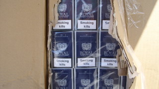 Митничари пресякоха нелегален превоз на цигари и пури край Тетевен съобщават