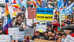 Мащабен протест в Берлин срещу изпращането на оръжие за Украйна