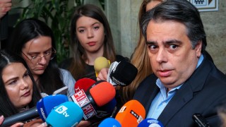 Съпредседателят на Продължаваме промяната ПП Асен Василев успокои за еврото