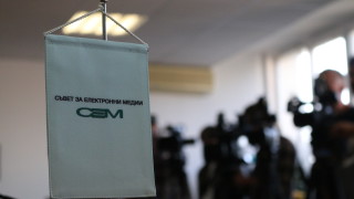 Съветът за електронни медии СЕМ не одобрява полицаите пред офиса