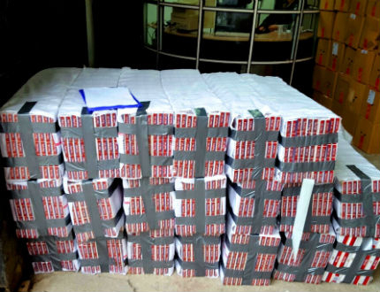 На Златарево спипаха цистерна, натъпкана с 2 млн. къса контрабандни цигари