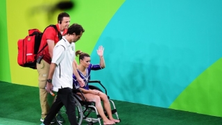 Гимнастичка напусна състезание на инвалидна количка 
