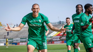 Колумбийският нападател на Ботев Враца Браян Переа ще продължи кариерата